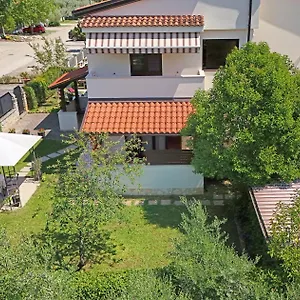 Irena Arvaj Apartment Poreč